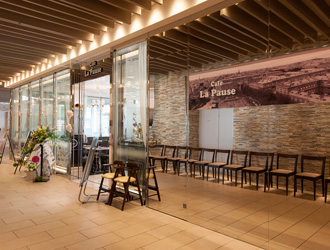 Cafe La Pause/CACAO SAMPAKA/中国料理 桃谷樓 求人
