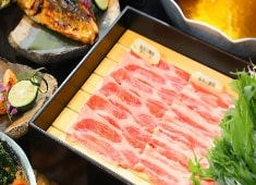 株式会社未知インターナショナル （焼肉　藤もと大吉商店・高級芋菓子しみず・お菜屋 わだ家・Michi Catering LAB） 求人 「お菜屋わだ家」名物のしゃぶしゃぶは、秘伝の出汁が決め手です☆