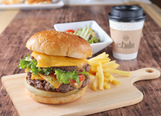 神戸ホテルジュラク／「café estudio」 求人 ▲素材にも調理にも一切妥協しない、本格的な調理を行っているため専門的なスキルを身に着けることが出来ます！