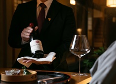 株式会社たん熊本家 求人 20〜30代の若手活躍中！
ソムリエ・エクセレンス資格も持つ若主人や経験豊富なスタッフがしっかりサポートします！