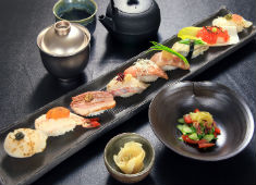 株式会社小鯛雀鮨 鮨萬 求人 経験を活かして、これまでにない新しい料理に挑戦して下さい。