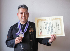 株式会社リ・ライフ 求人 当社木村総料理長。先日、日本中国料理協会にて「技術功労賞」を受賞いたしました！