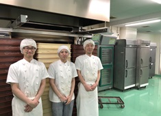 株式会社カスカード 求人 細かいところまでこだわってパンをつくります。モノづくりへの興味がある人や知的好奇心が旺盛な人に向いています。
