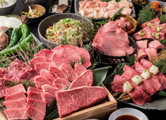 犇屋天満本店・焼肉サガリ（仮称）／株式会社RETOWN 求人 今最も美味しい牛肉を求めて全国各地から黒毛和牛を1頭買い。希少な部位も提供しています！