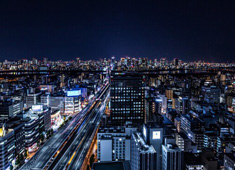 旬魚旬彩きらく新大阪他/株式会社ネクストワンドリーム 求人 APA新大阪駅タワー32階。大阪市内を一望できるラグジュアリーな雰囲気のお店です。