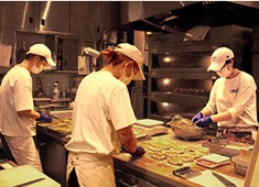 Truffle BAKERY(トリュフベーカリー)／株式会社DMC【HOUSER GROUP】 求人 オリジナリティ溢れる当店の商品の数々。一緒にたくさんのお客様を笑顔にしていきましょう！