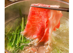 祇園　牛禅 求人 一つのお鍋ですき焼きとしゃぶしゃぶをお楽しみ頂ける「すきしゃぶ」
牛禅の定番、一番人気のお鍋です☆