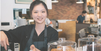 株式会社オンアース/Mother Moon Café（マザームーンカフェ） 求人