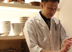 株式会社おーうえすと 求人 居酒屋・寿司や天ぷらなど、様々なスキルが学べる環境です。寿司料理人なども目指せます！