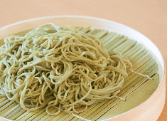 YBS株式会社（健康社員食堂 ～百花 モリンガ～） 求人 モリンガを使用した蕎麦も大好評！健康食を「美味しく」。一緒に実現していきましょう！