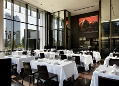 THE COSMOPOLITAN GRILL | BAR | TERRACE 求人 