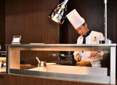 株式会社西武・プリンスホテルズワールドワイド（西日本エリア合同募集） 求人 ホテル内に様々なレストランがあるからこそ、キャリアチェンジが可能！一つの料理にとらわれることなく技術が磨けます