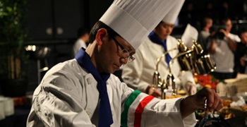 ホテルフクラシア大阪ベイ（株式会社アップル） 求人