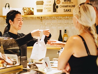 株式会社ロイヤル・アーツ／『WHITE GLASS COFFEE』『green bean to bar CHOCOLATE』『GREEN THUMB』『WHITE GLASS COFFEE ケーキ工房』『BLUE SIX COFFEE』 求人