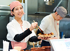 株式会社ホットランド 【東証プライム上場企業】　※飲食ブランド総合採用窓口／ホットランドグループ合同募集 求人 早い段階からマネジメントに携わることが可能なので、早期のキャリアアップもでき、それに応じて年収ベースもUP！！