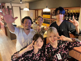 YOKOHAMA KUSHIKOBO GROUP（横浜串工房、横浜商店、今村商店、マルギン、こなひきじじい、他） 求人 横浜を中心に、活気あるお店を展開！飲食業の楽しさ、やりがいが“ギュッと”つまったお店をつくっています。