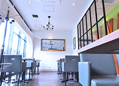 Cafe Restaurant　Binario（ビナリオ） 求人 守口では珍しいラグジュアリー空間は
ご予約のお客様のお気に入りスペース