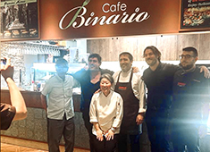 Cafe Restaurant　Binario（ビナリオ） 求人 国際感覚！日本語でも会話の弾むアットホームさ※写真では写ってませんが日本人多数活躍中