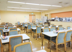 HRTニューオータニ株式会社 求人 年齢を重ねても働きやすい仕事です。ご家族にも安心いただける職場です。