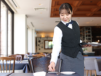「レストラン キハチ」「キハチ カフェ」／アイビーカンパニー株式会社 求人