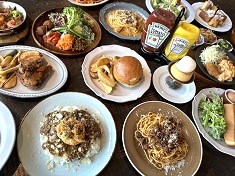Well-Cul.Pizzeria & Cafe／株式会社今井書店 カフェ事業 求人 メイン料理のピザの他、ハンバーガー、サンドイッチなどのカフェメニューをご提供。新メニュー提案も大歓迎です！