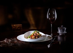 FOUR SEASONS HOTEL OSAKA (フォーシーズンズホテル大阪) 求人 37階にある高級中華レストラン「江南春（ジャンナンチュン）」。広東料理の真髄に触れてみませんか。