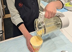 株式会社サン・フレッシュグループ 求人 ジュースは旬の食材を使用し、最高の状態でお客様にお届けします。
