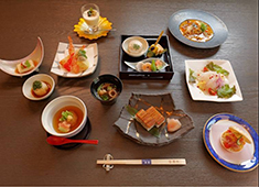 上本町　天繁 求人 質の高い食材と、確かな技術。
理想のお料理を目指して成長できる環境です。