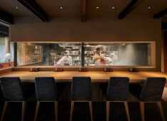 株式会社パッションギークス（mum グループ） 求人 調理場はガラス張りで、お客様からも見えるようになっています。良い意味で緊張感を持ちながら仕事に取り組めます。