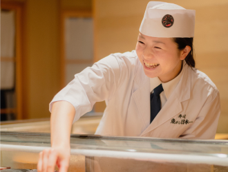 寿司 魚がし日本一／和食 青ゆず寅 求人 30～40代を中心に寿司職人が活躍中！寿司経験を活かしてください。和食が活かせる「青ゆず 寅」も同時募集中です！