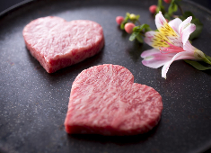 株式会社　松屋グループ 求人 創業以来「肉」にこだわり、「肉」の持つ可能性を追求し続け、未来の美味しさを創造します。