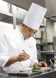 円居グループ（本格フレンチレストラン「ラ・トゥール」、他） 求人