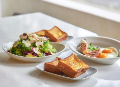 MERCER OFFICE株式会社（新店舗準備室） 求人 名物のブリオッシュフレンチトースト。