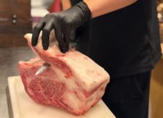 近江牛専門店　万葉まえだ亭 近江牛という確かな商品力を武器に、誇りを持って接客・調理に向き合えます。