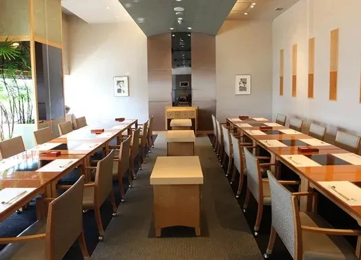 株式会社梅の花サービス「しゃぶしゃぶ甲梅」「かに料理専門店かに重」他 求人 ※かにしげ本厚木店