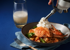 株式会社ピソラ 求人 常連のお客様に顔を覚えてもらったり、ちょっとした嬉しいことが積み重なっていく、PISOLAでの毎日。