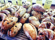 株式会社ホテルニューアワジ 求人 <B>全ての食材・調理法にこだわり、お客様に最高のひとときを提供しています</B>