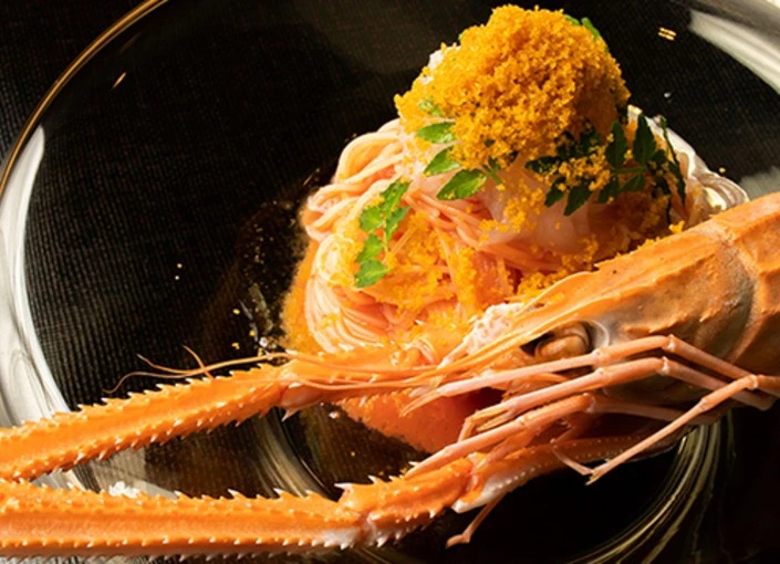 やまぐち 高級食材を惜しみなく使い、最高の料理をお届けします。