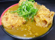 株式会社TKU 求人 TKUの人気商品、カレーうどん！これを求めて通い詰めて下さるファンも多数！