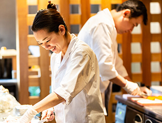 「ぬる燗佐藤」「炉端の佐藤」「鎌倉グリル 洋食ビストロ」／東京レストランツファクトリー株式会社 関西事業部 求人