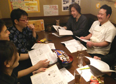 契約農場直送 遊遊 本町駅前店 求人 各店舗からスタッフが集まってのミーティングも行い、お店ごとのいい部分を共有。今後の店創りに活かします。