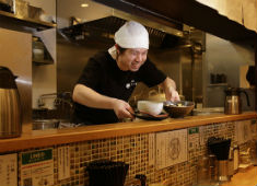 麺匠たか松（株式会社孝兄社） 求人 自分たちが作ったつけ麺・ラーメンでお客様を笑顔にできる！そんな幸せに溢れた仕事を一緒にしませんか！