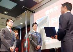 株式会社KRホールディングス 求人 年間の優秀店舗は表彰も行っています。経験に応じた様々なポジションでお店に貢献して、共に成長していきましょう！