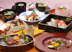 寿司割烹 尽【株式会社神戸たん熊】 求人 寿司・和食の両方を学べるので、あなたのスキルアップの幅も広がります！
