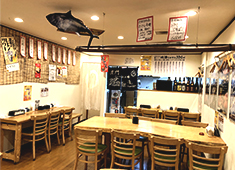 株式会社TROPIC FOODS 求人 鮮度と価格にこだわった鮪を提供している名店。静岡で有名な「清水港 みなみ」で、調理の修行が受けられます。