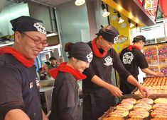 じゃんぼ総本店・ジャンボ酒場／ドリームアドバンス株式会社 求人 人間関係の良さに自信アリ◎全員が別け隔てなく、楽しく働ける環境を大切にしています。どうせ働くなら楽しまなくちゃ！