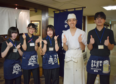 百番　梅田店 求人 60代までの幅広いスタッフが活躍しています！是非、あなたも百番のスタッフになりませんか？
