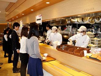 クボタ本社内の社員食堂 求人