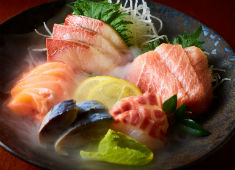 シャンパン&ワインと熟成鮨 Rikyu／熟成魚と日本酒と藁焼き 中権丸 求人 