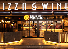 PIZZA&WINE カヤバール／株式会社 はなまる（株式会社 吉野家ホールディングス ※東証一部上場） 求人 外装や内装の細部までこだわり、スタイリッシュな店舗を創り上げています。